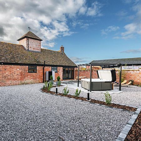 Pigeon House - Unique Barn With Private Garden, Hot Tub And Wood Burner Villa Shrewsbury Eksteriør bilde