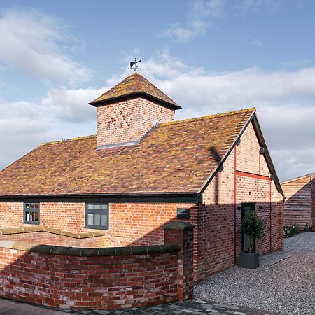 Pigeon House - Unique Barn With Private Garden, Hot Tub And Wood Burner Villa Shrewsbury Eksteriør bilde