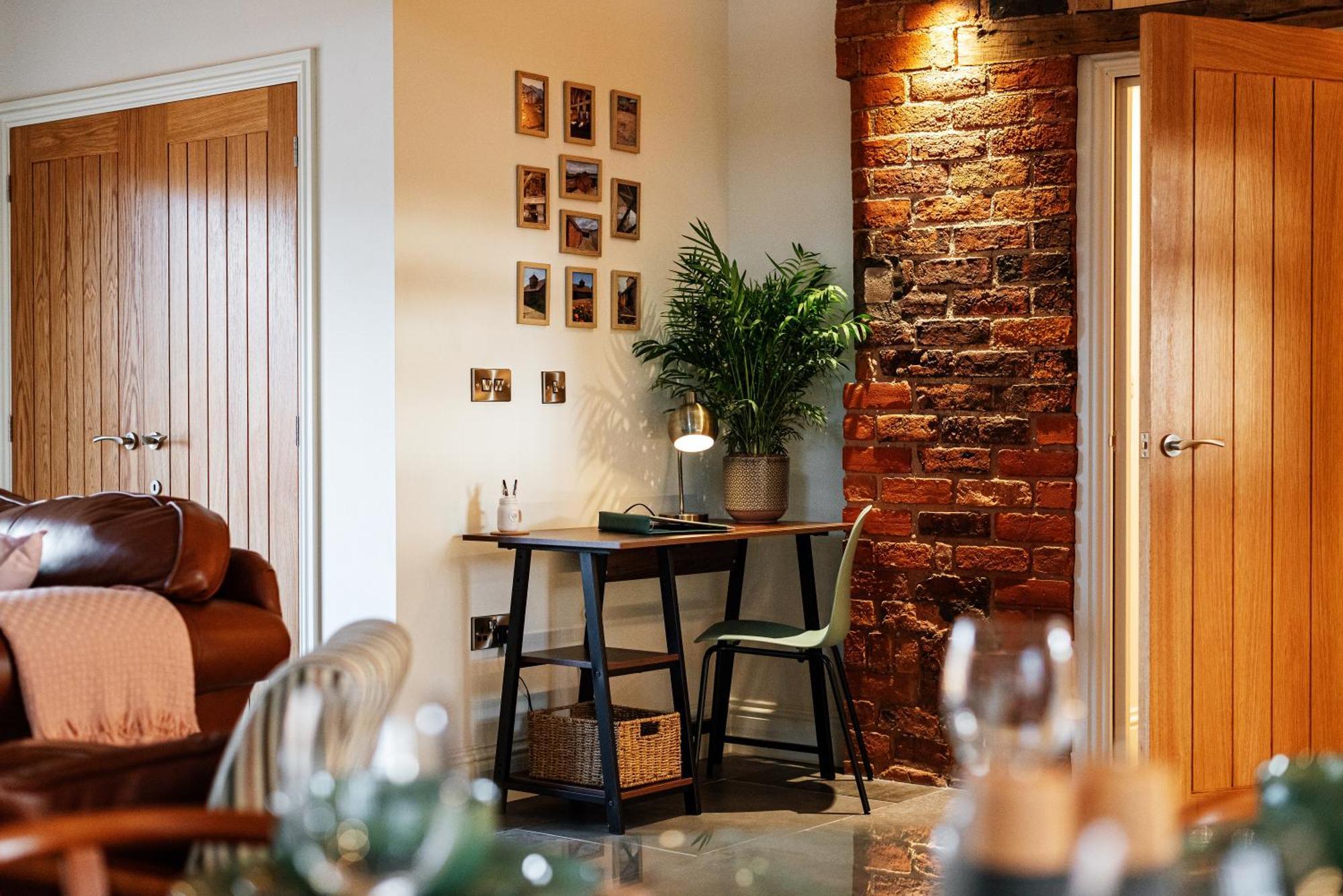 Pigeon House - Unique Barn With Private Garden, Hot Tub And Wood Burner Villa Shrewsbury Eksteriør bilde